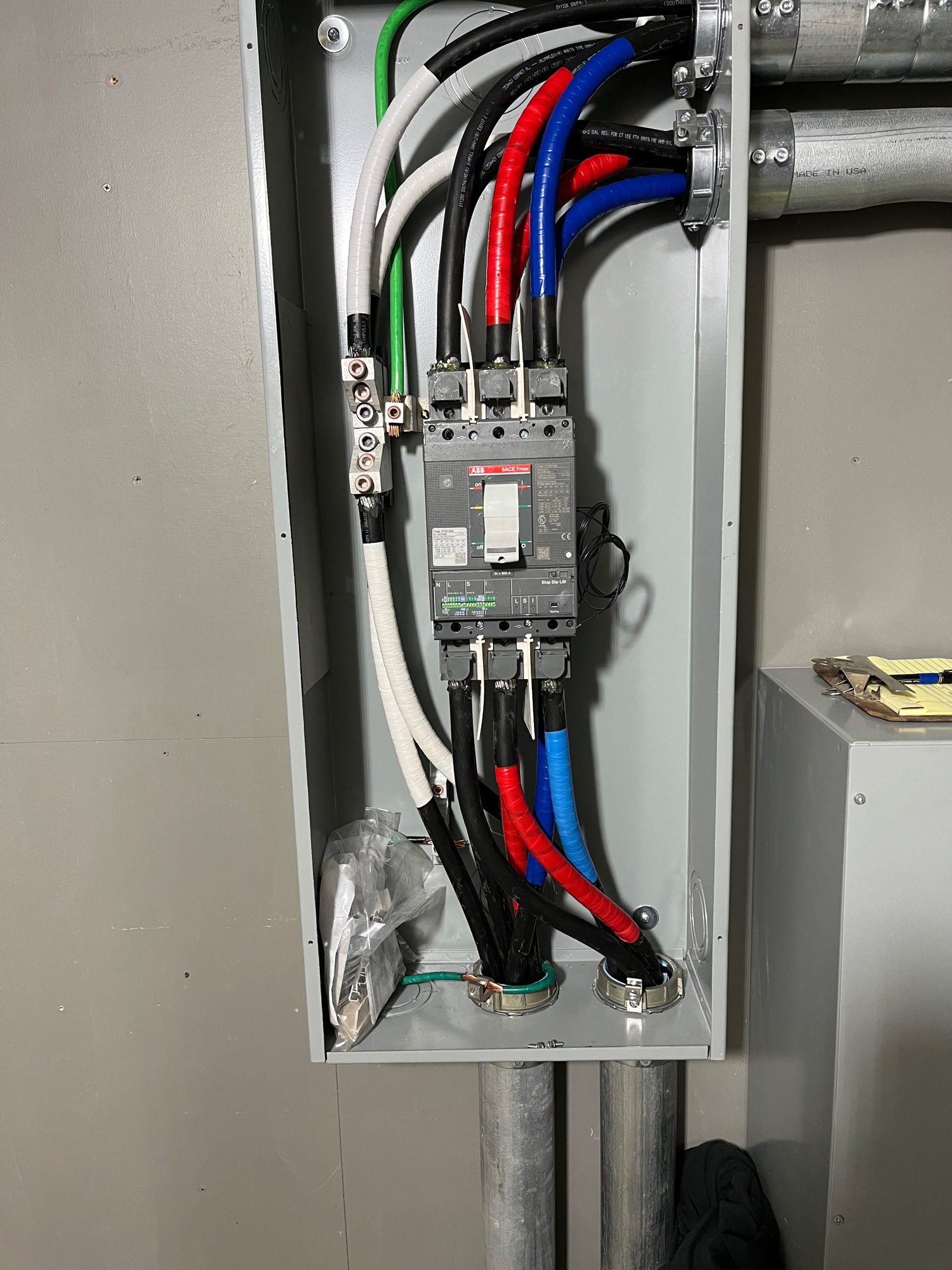 Commerical 600 AMP 3 Phase Service